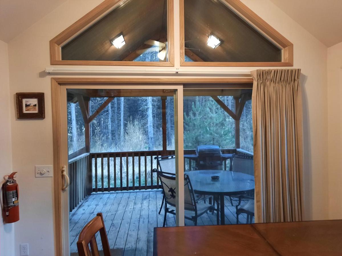 Willamette Pass Inn & Chalets Odell Lake ภายนอก รูปภาพ