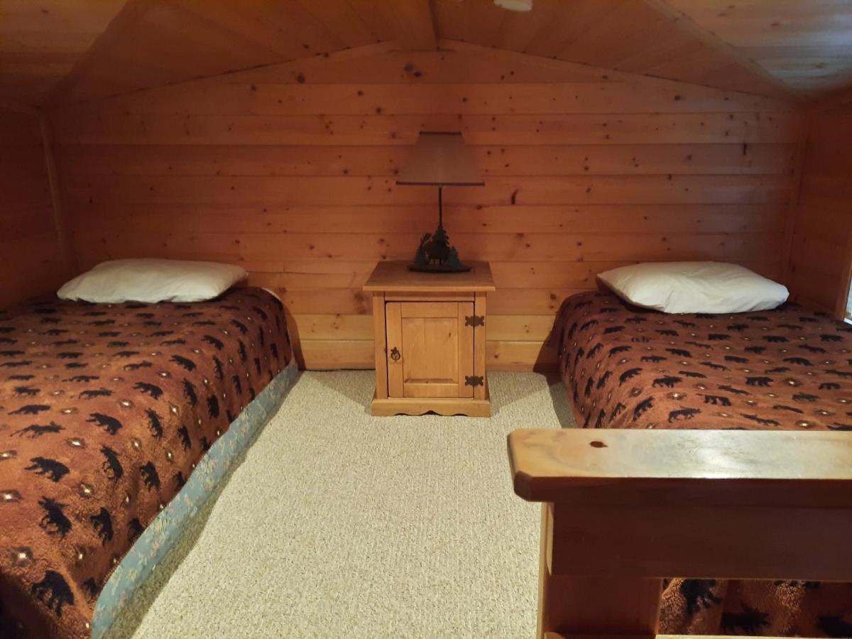 Willamette Pass Inn & Chalets Odell Lake ภายนอก รูปภาพ