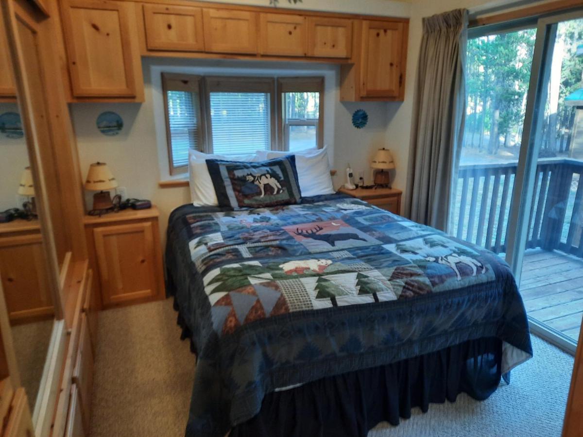 Willamette Pass Inn & Chalets Odell Lake ภายนอก รูปภาพ
