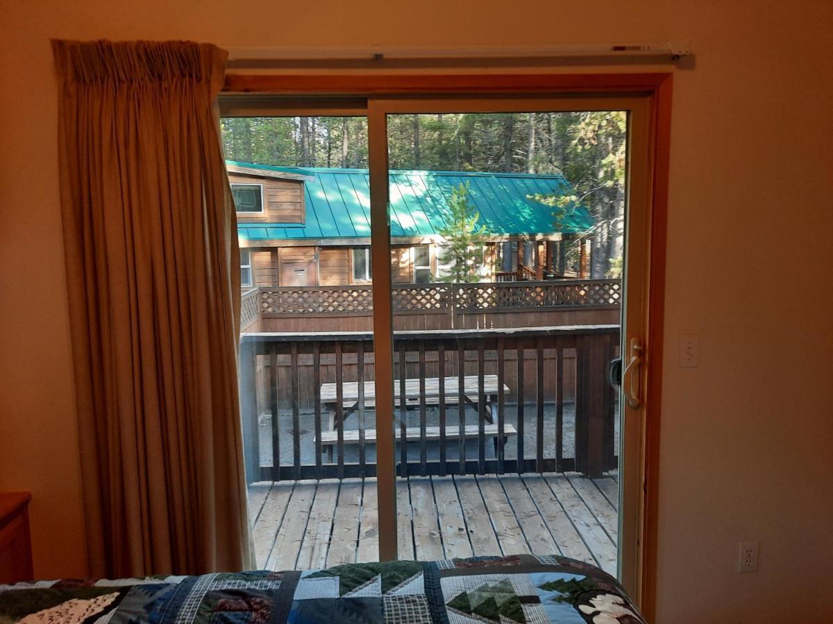 Willamette Pass Inn & Chalets Odell Lake ภายนอก รูปภาพ